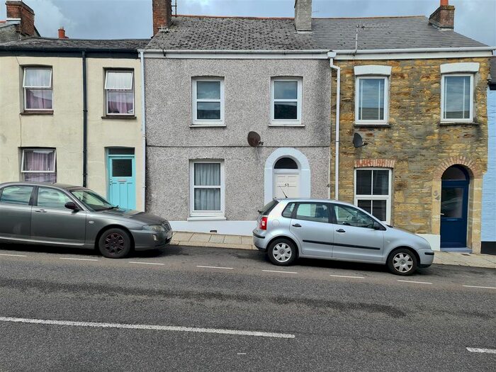 2 Bedroom Property To Rent In Richmond Hill, Truro, TR1