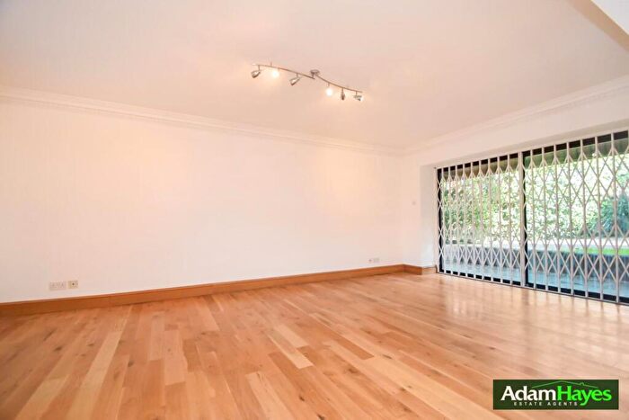 2 Bedroom Apartment To Rent In Spencer Close, Finchley Central, N3