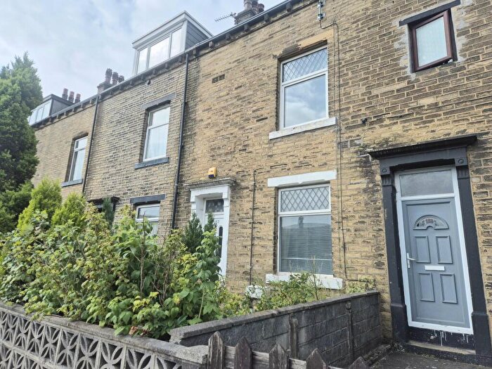 2 Bedroom House To Rent In Warley Road, Halifax, HX1