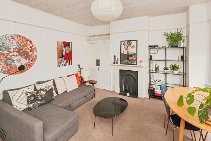 1 Bedroom Apartment To Rent In Wakehurst Rd, London, SW11