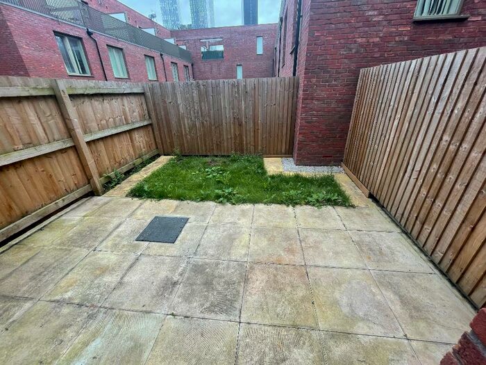 3 Bedroom Mews To Rent In Leaf Street, Manchester, M15