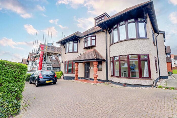 2 Bedroom Flat For Sale In Chadwick Road, Westcliff-on-Sea, SS0