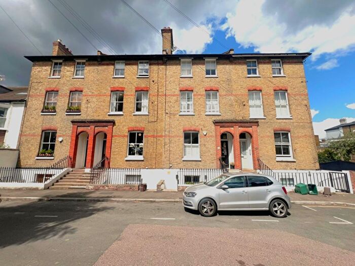 1 Bedroom Flat To Rent In Homefield Road, Wimbledon, SW19