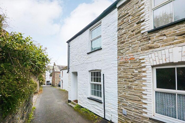 2 Bedroom Cottage For Sale In Castle Lane, Liskeard, PL14
