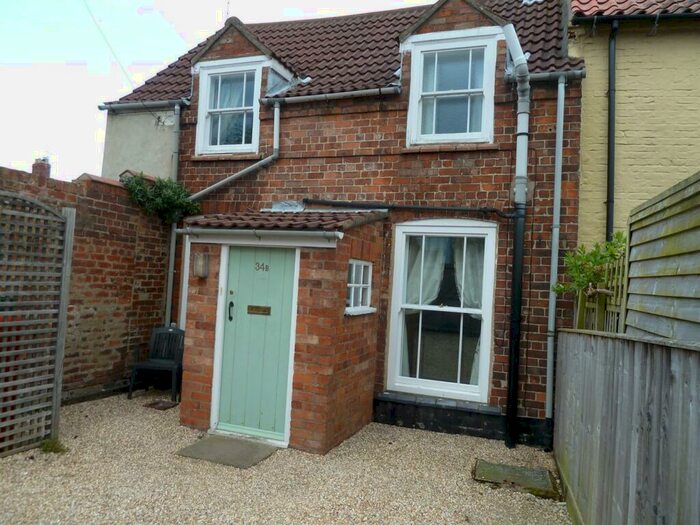 1 Bedroom Cottage To Rent In Lucks Yard, Queen Street, LN11