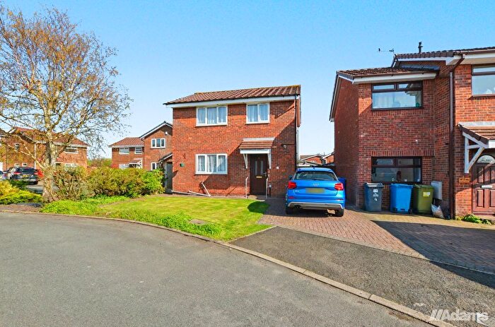 3 Bedroom Detached House For Sale In Cantley Close, Beechwood, WA7