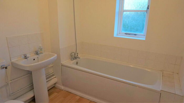 Flat To Rent In Webley Court, Sten Close, Enfield, EN3
