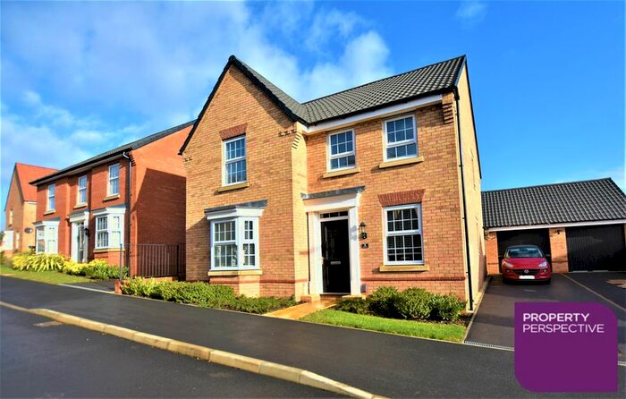 4 Bedroom Detached House For Sale In Lumley Drive, Northampton NN5