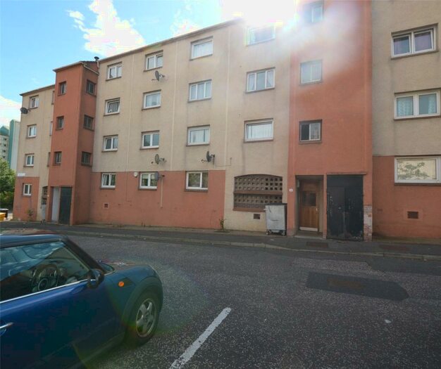 2 Bedroom Flat To Rent In Dumbryden Grove, Edinburgh, EH14