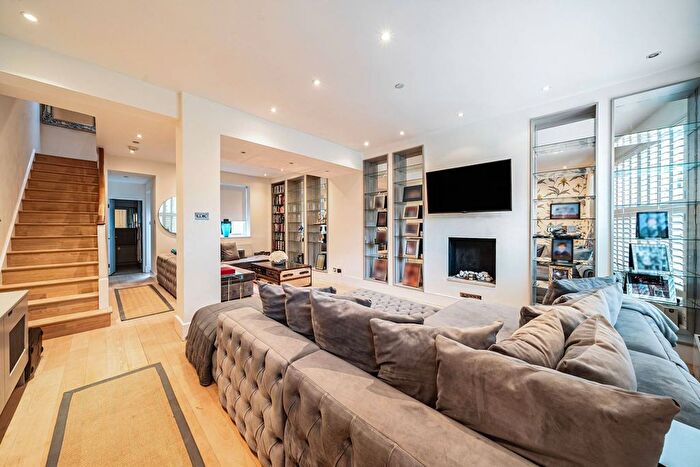 4 Bedroom Property For Sale In Westmoreland Terrace, Pimlico, London, SW1V