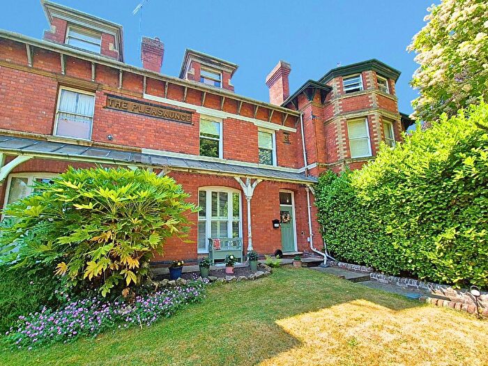 6 Bedroom Terraced House For Sale In Bargates, Leominster, Herefordshire, HR6