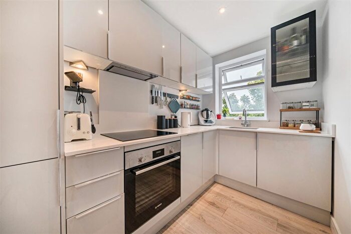 2 Bedroom Flat For Sale In High Street, Beckenham, BR3