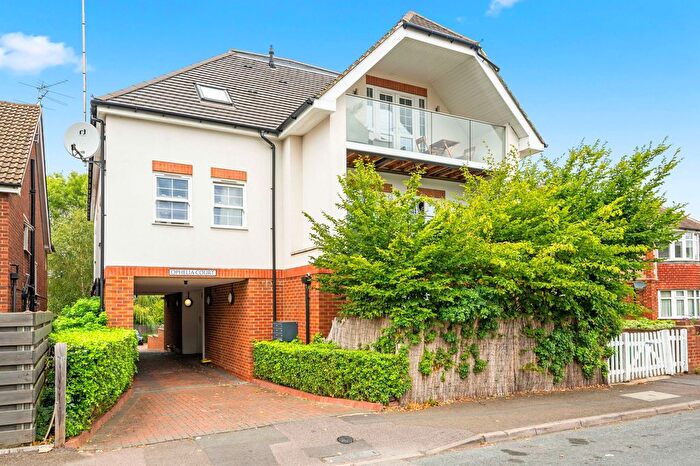 2 Bedroom Flat For Sale In St. Philips Avenue, Ophelia Court, KT4