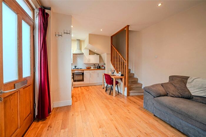 1 Bedroom Terraced House For Sale In Chapel Lane, Headingley, Leeds, West Yorkshire, LS6