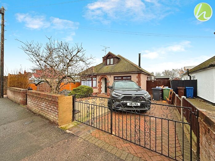 4 Bedroom Detached Bungalow For Sale In Wharf Road, Stanford-Le-Hope, SS17