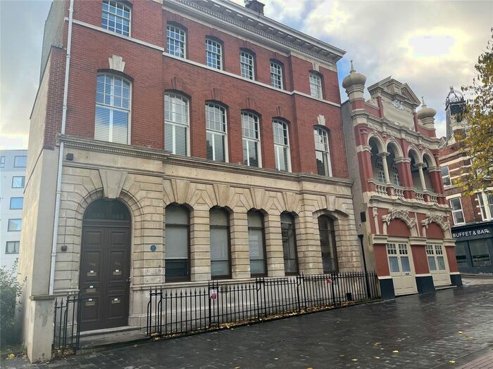 2 Bedroom Detached House To Rent In High Street, Chatham, Kent, ME4