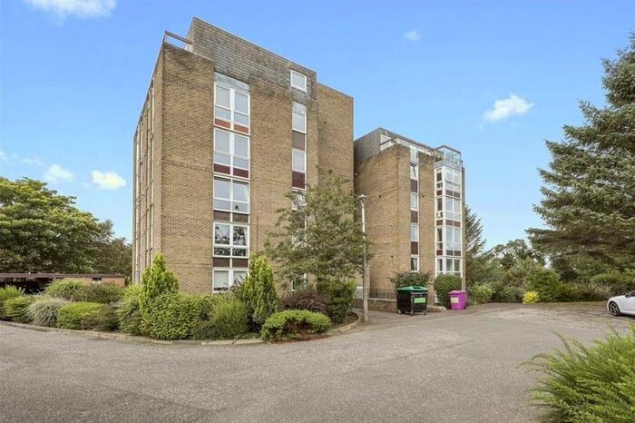 2 Bedroom Flat To Rent In Fair A Far, Cramond, Edinburgh, EH4