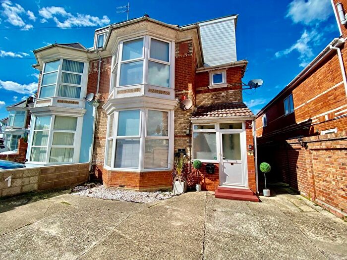 1 Bedroom Apartment To Rent In Carlton Road South, Weymouth, DT4