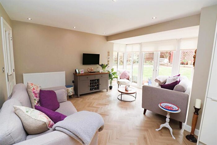 4 Bedroom Detached House For Sale In Chippenham Close, Wellingborough, NN8