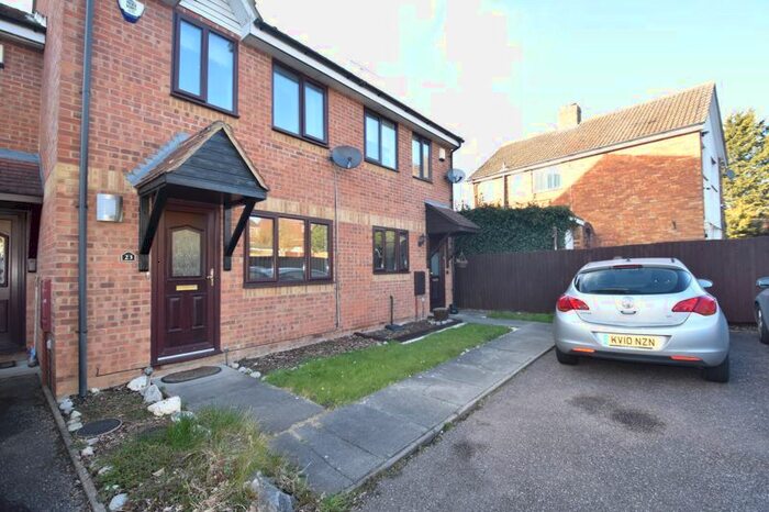 2 Bedroom Property To Rent In Cavalier Close, Luton, LU3