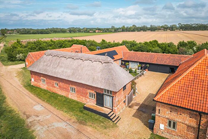 5 Bedroom Barn Conversion For Sale In Beautiful Barn Conversion In Idyllic Ludham, NR29
