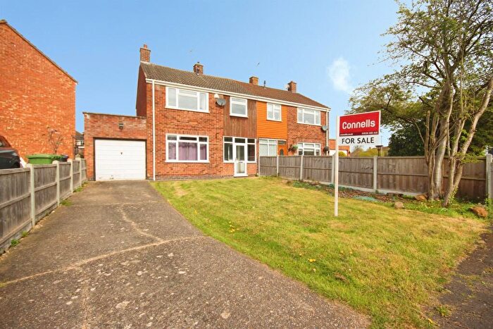 3 Bedroom Semi Detached House For Sale In Home Farm Crescent, Whitnash, Leamington Spa, CV31