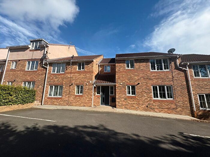 2 Bedroom Flat To Rent In Hawthorn Close, Benwell, Newcastle Upon Tyne, NE15