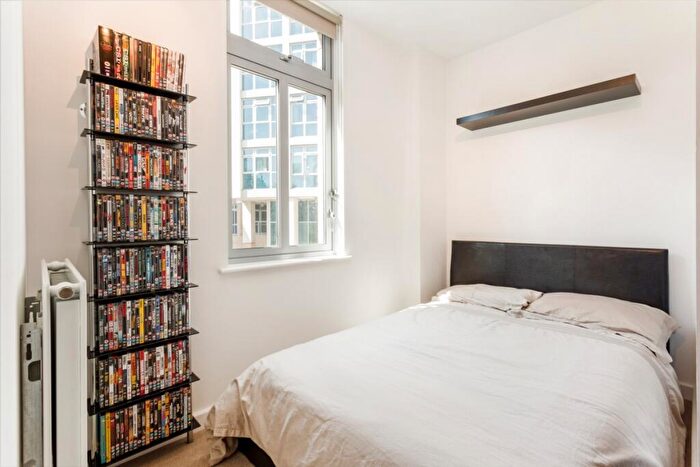 2 Bedroom Apartment To Rent In Coral Apartments, E14