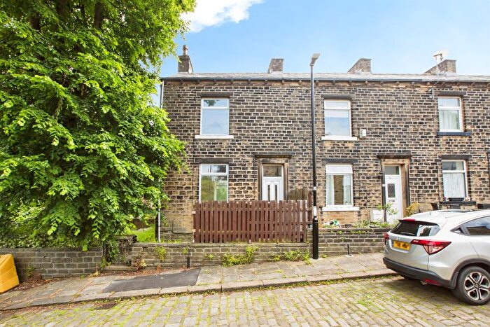2 Bedroom End Terrace House For Sale In Doncaster Street, Halifax, HX3