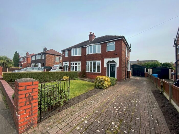 3 Bedroom Semi-Detached House To Rent In Newearth Road, Worsley, M28
