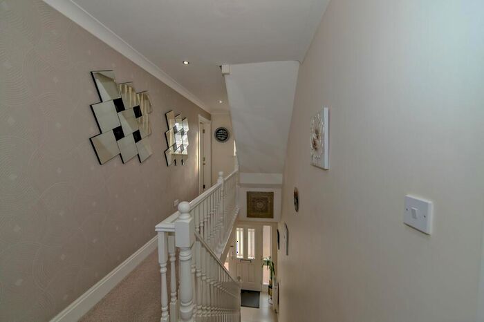 5 Bedroom Town House For Sale In Frampton Grove, Westcroft, MK4