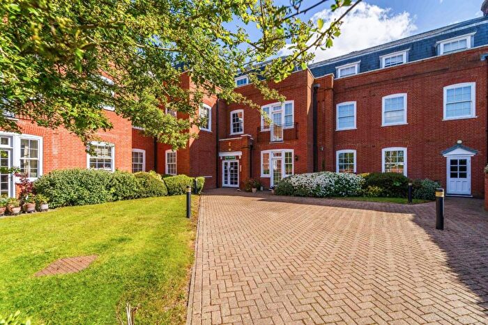 3 Bedroom Flat For Sale In The Tracery, Banstead, SM7