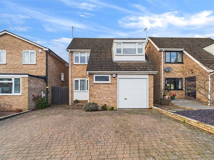 4 Bedroom Detached House For Sale In Cromwell Avenue, Thame, Oxfordshire, OX9