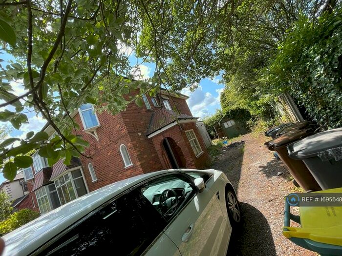 4 Bedroom Semi-Detached House To Rent In Brooklands Avenue, Preston, PR2