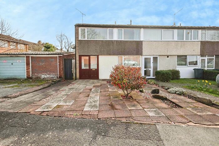 3 Bedroom End Terrace House For Sale In Redwood Croft, Birmingham, West Midlands, B14