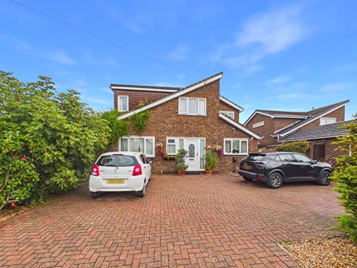 4 Bedroom Detached House For Sale In Beech Avenue, Biggleswade, SG18