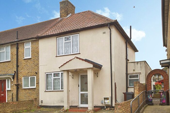 3 Bedroom End Terrace House For Sale In Hedgemans Road, Dagenham, Essex, RM9