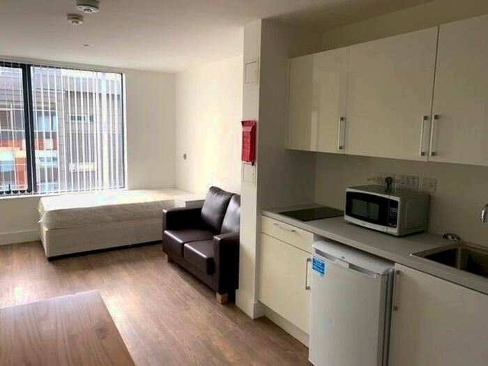 Studio To Rent In Scholes Street, Oldham, OL1