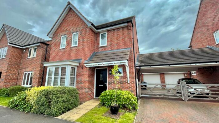 3 Bedroom Link Detached House For Sale In Barley Fields, Long Marston, Stratford-upon-Avon, CV37