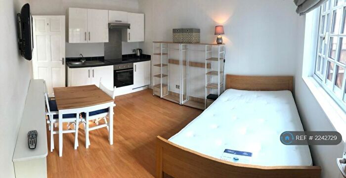Studio To Rent In Shrewsbury Lane, London, SE18