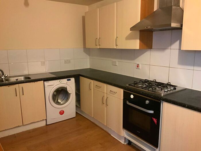 8 Bedroom Semi-Detached House To Rent In Ladybarn Lane, Manchester, M14