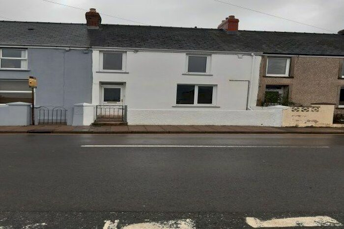 3 Bedroom Terraced House To Rent In Portfield, Haverfordwest, SA61