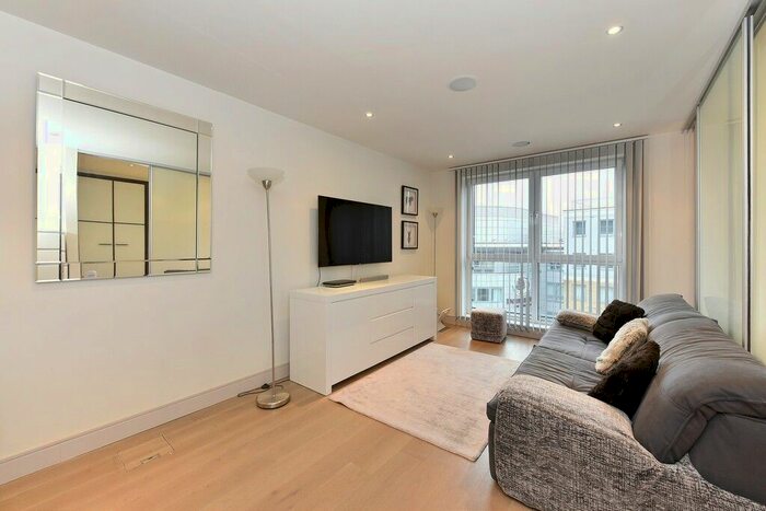 1 Bedroom Flat To Rent In Octavia House, Imperial Wharf, SW6