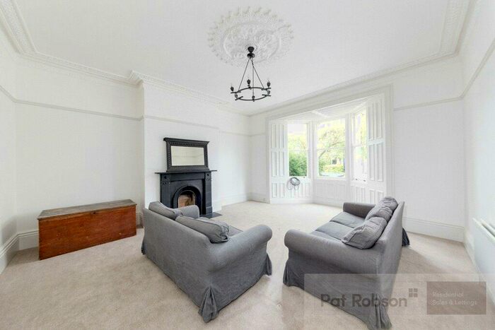 2 Bedroom Apartment To Rent In Holly Avenue, Jesmond, Newcastle Upon Tyne, NE2