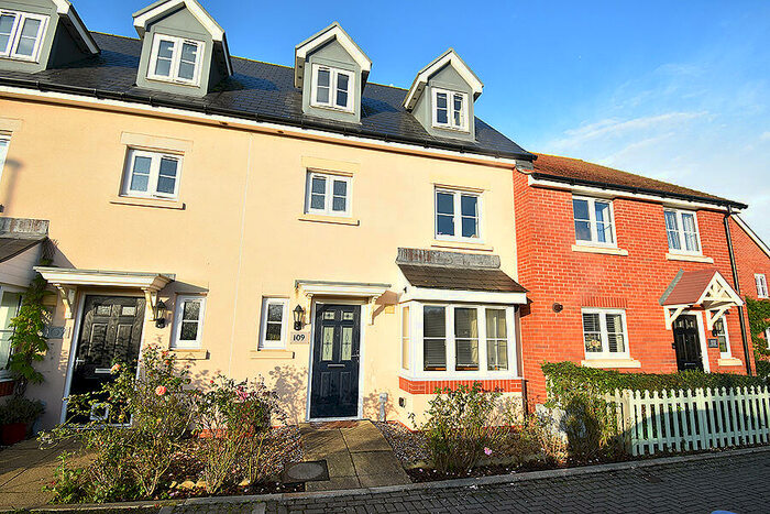 4 Bedroom Town House For Sale In Sentrys Orchard, Exminster, Exeter, EX6