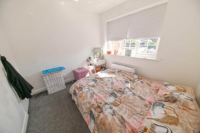 3 Bedroom Terraced House For Sale In Briarfield Gardens, Horndean, PO8
