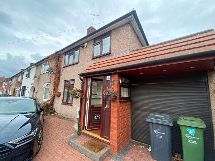 3 Bedroom Semi-Detached House To Rent In Becontree Avenue, Becontree, Dagenham, RM8