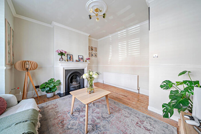 1 Bedroom Apartment For Sale In Dinsdale Road, Blackheath, SE3
