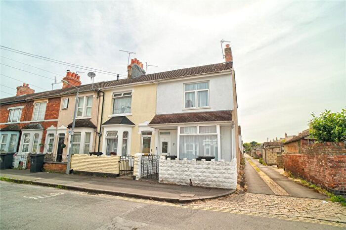 3 Bedroom End Of Terrace House For Sale In Portsmouth Street, Town Centre, Swindon, SN1