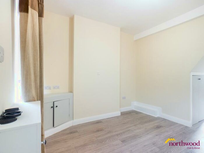 2 Bedroom Terraced House To Rent In Ruxley Road, Bucknall, Stoke-on-Trent, ST2